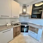Beija Flor-Trilocale Piazza Garibaldi N18